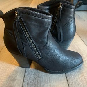 Women’s just fab ankle boots